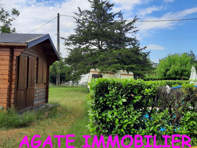 TERRAIN CONSTRUCTIBLE AV  PISCINE ET MOBILE HOME A PRECHAC