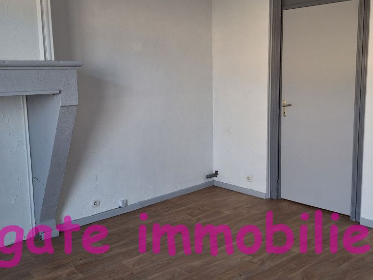 LOCAL DE 23 M2 ST SYMPHORIEN CENTRE