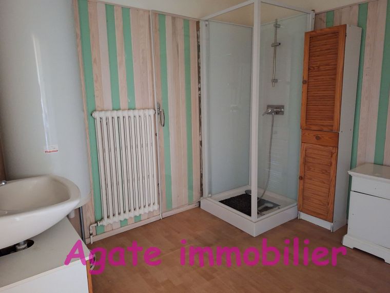 LOCATION MAISON DE VILLAGE 2 CHAMBRES BUREAU CAPTIEUX