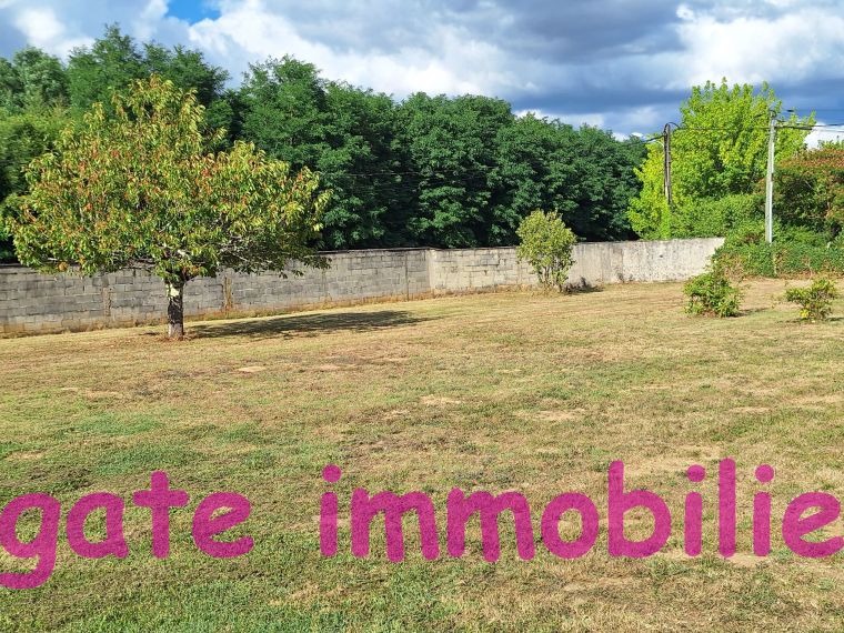 TERRAIN CONSTRUCTIBLE LANDIRAS