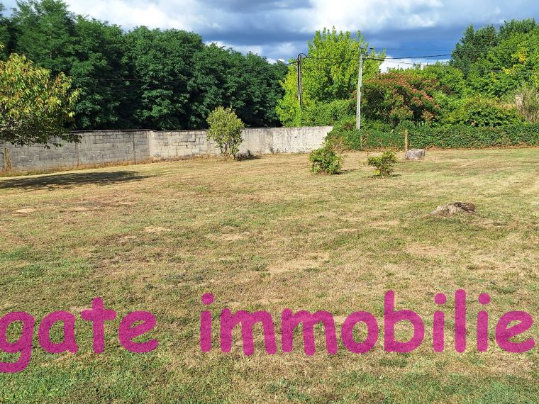TERRAIN CONSTRUCTIBLE LANDIRAS