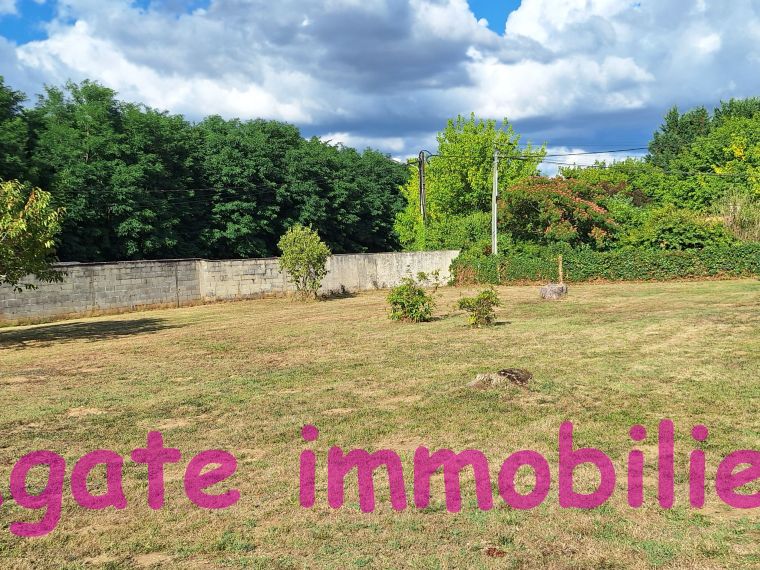 TERRAIN CONSTRUCTIBLE LANDIRAS