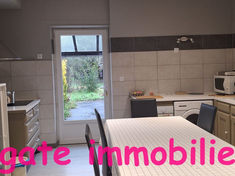 MAISON DE BOURG 2 CHAMBRES CAPTIEUX