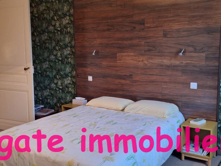 MAISON DE BOURG 2 CHAMBRES CAPTIEUX