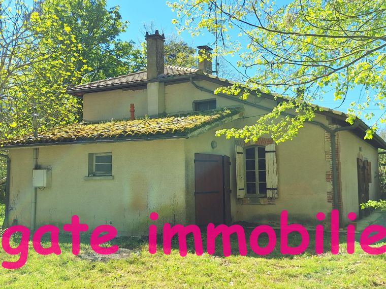 MAISON A RENOVER DE 120 M2  A LOSSE