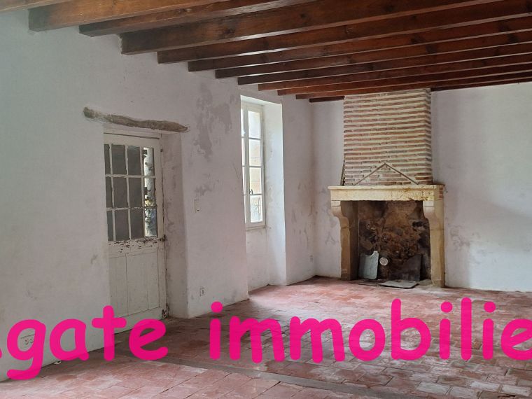 MAISON EN PIERRE TYPE LANDAISE PROCHE BAZAS