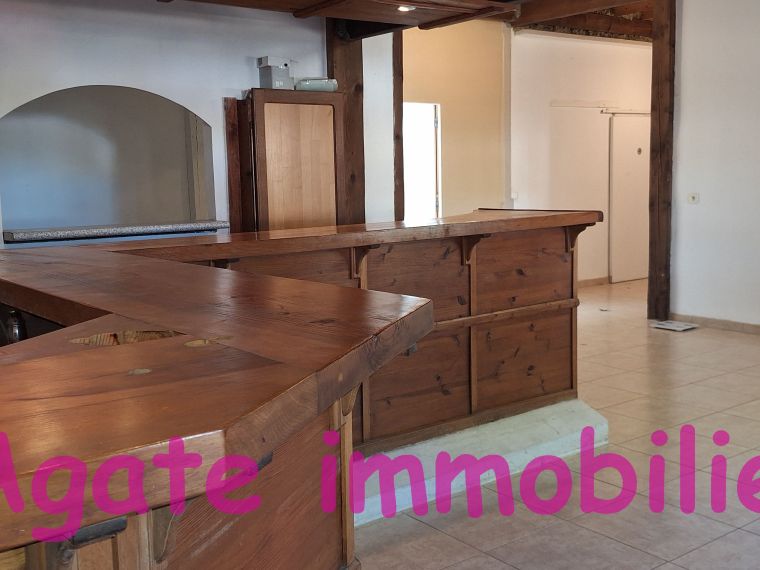 LOCATION ST SYMPHORIEN MAISON MITOYENNE CH BUREAU