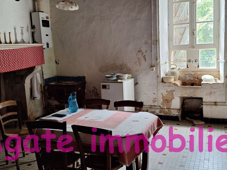 MAISON ANCIENNE A RENOVER PROCHE CAPTIEUX