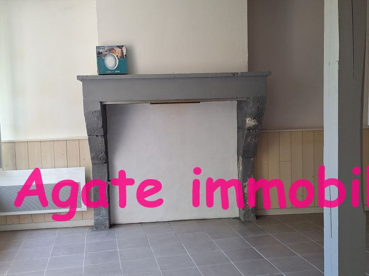 LOCATION  NOAILLAN PETITE MAISON DE 66 M2 ENV