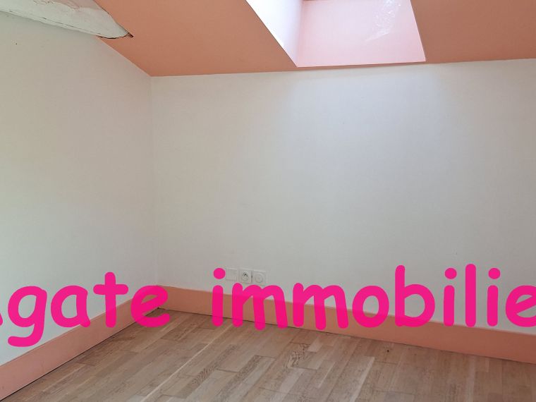 LOCATION  NOAILLAN PETITE MAISON DE 66 M2 ENV