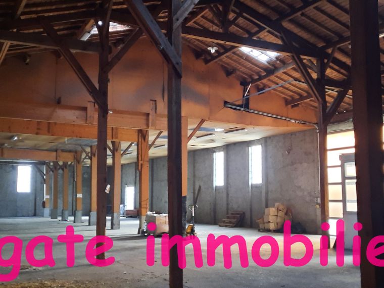 LOCATION ENTREPOT GARAGE ET BUREAU CAPTIEUX