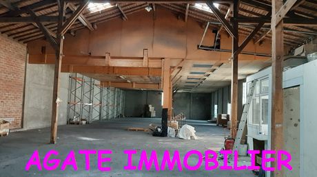 BATIMENT ET GARAGE SUR 1 500 M2 DE TERRAIN